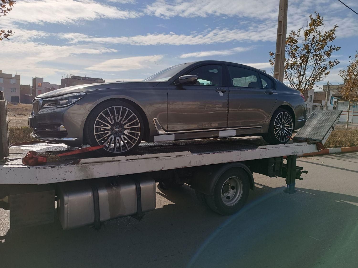 هزینه حمل خودرو با کفی خودروبر در تهران | بررسی قیمتها و عوامل مؤثر